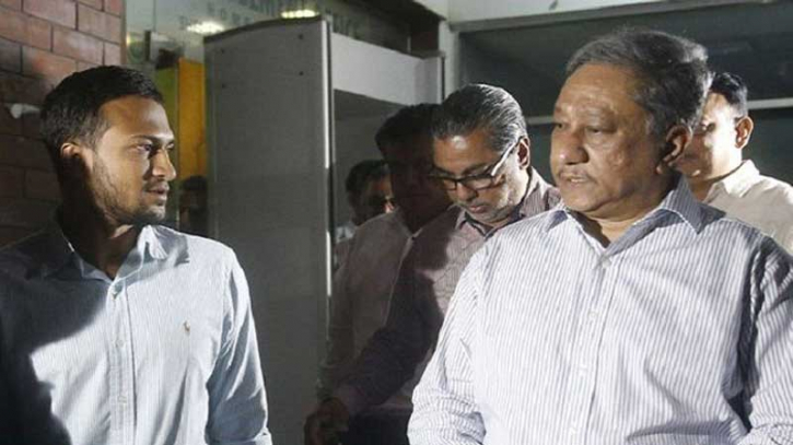 মধ্যরাতে পাপনের বাসায় জরুরি বৈঠকে সাকিব-হাথুরু মধ্যরাতে পাপনের বাসায় জরুরি বৈঠকে সাকিব-হাথুরু