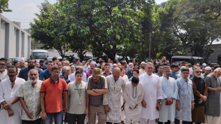 শামস সুমনের জানাজা সম্পন্ন, স্বজনরা দেশে ফিরলে হবে দাফন