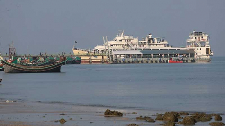 সেন্টমার্টিনে আটকা পড়া পর্যটকরা ফিরবেন সোমবার সেন্টমার্টিনে আটকা পড়া পর্যটকরা ফিরবেন সোমবার