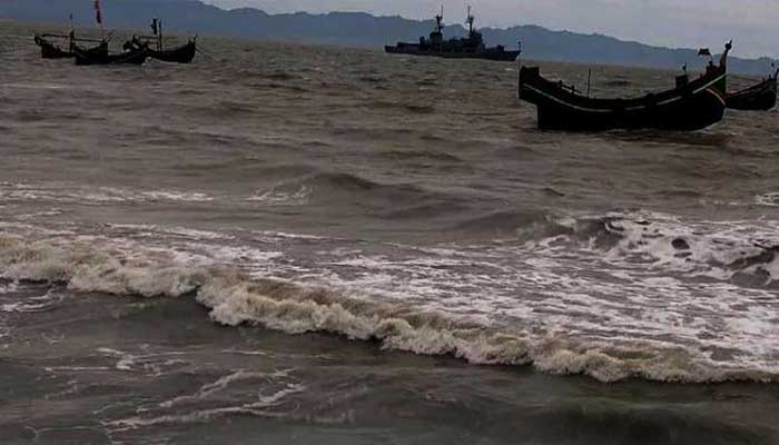 সেন্টমার্টিন দ্বীপে আটকা পড়েছেন ৪০০ পর্যটক