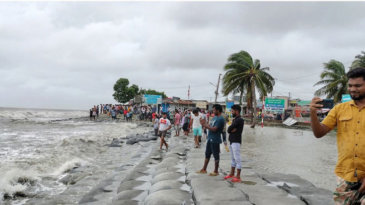 রিমাল দুর্বল হয়ে এখন গভীর স্থল নিম্নচাপ : কমল সংকেত
