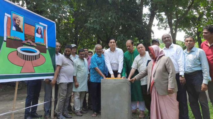 আর্ট কলেজের শিক্ষার্থীরা যশোরকে রাঙিয়ে তুলবে: জেলা প্রশাসক