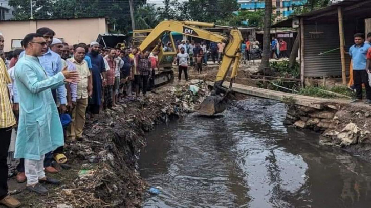 চারটি খাল ভরাটের কারণেই জলাবদ্ধতা : দুর্ভোগ লাঘবে পদক্ষেপ