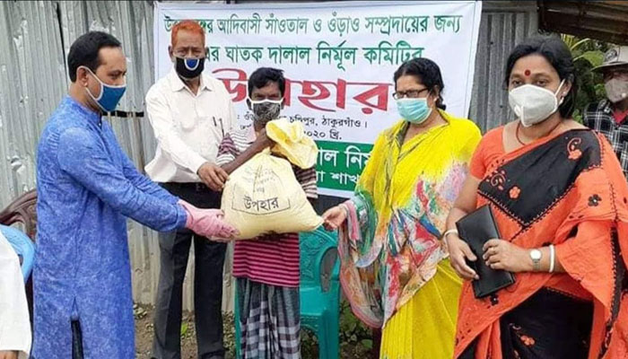 ঠাকুরগাঁওয়ে একাত্তরের ঘাতক দালাল নির্মূল কমিটির ত্রাণ বিতরণ ঠাকুরগাঁওয়ে একাত্তরের ঘাতক দালাল নির্মূল কমিটির ত্রাণ বিতরণ