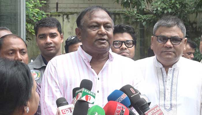 ১০০ টাকার নিচে পেঁয়াজ পাওয়ার সম্ভাবনা নেই : বাণিজ্যমন্ত্রী ১০০ টাকার নিচে পেঁয়াজ পাওয়ার সম্ভাবনা নেই : বাণিজ্যমন্ত্রী