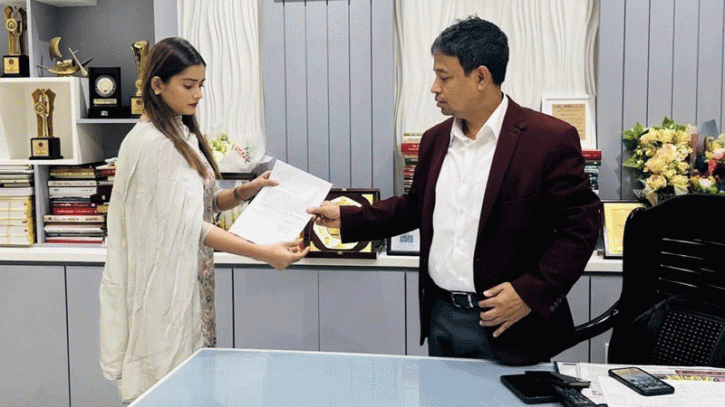 ডিবি কার্যালয়ে তানজিন তিশা ডিবি কার্যালয়ে তানজিন তিশা