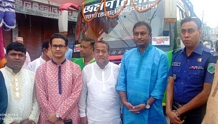 নওগাঁয় আজ থেকে টুরিস্ট বাস চালু নওগাঁয় আজ থেকে টুরিস্ট বাস চালু