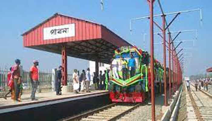 পাবনা-রাজশাহী রুটে ট্রেন চলাচল শুরু