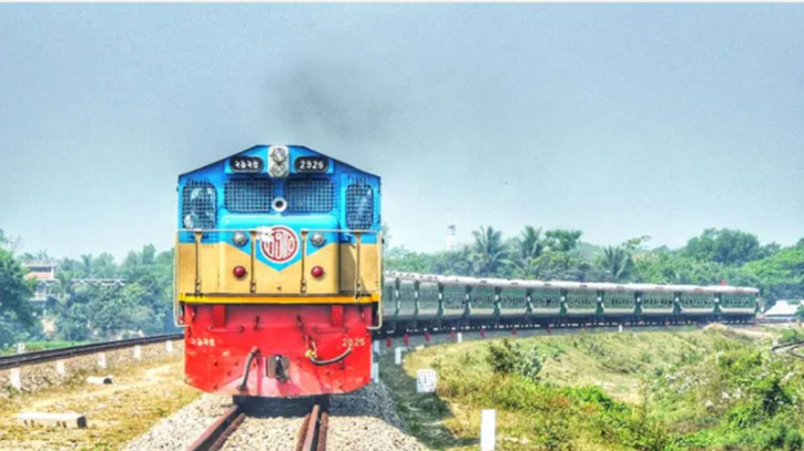 ট্রেনের ফিরতি যাত্রার টিকিট বিক্রি শুরু ট্রেনের ফিরতি যাত্রার টিকিট বিক্রি শুরু