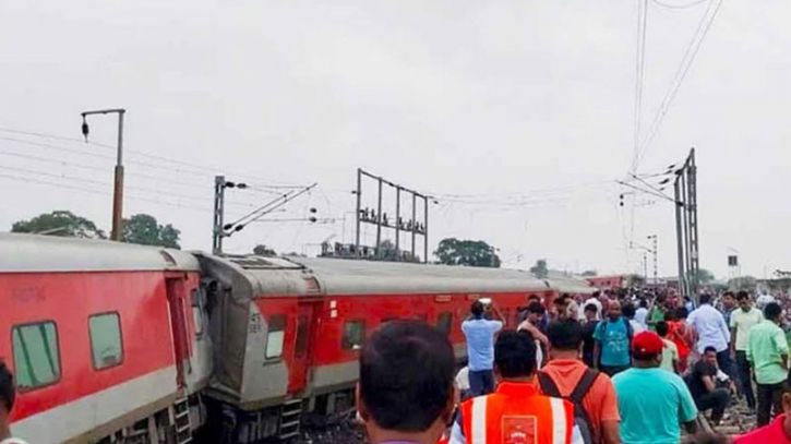 কলকাতা-মুম্বাইগামী ট্রেন দুর্ঘটনায় নিহত ২, আহত ২০ কলকাতা-মুম্বাইগামী ট্রেন দুর্ঘটনায় নিহত ২, আহত ২০