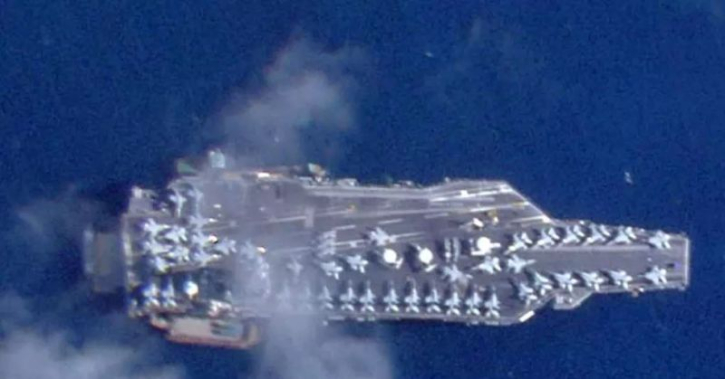 বি-২ বোমারু বিমান থেকে বোমাবর্ষণ : মার্কিন রণতরী আব্রাহাম লিংকনে