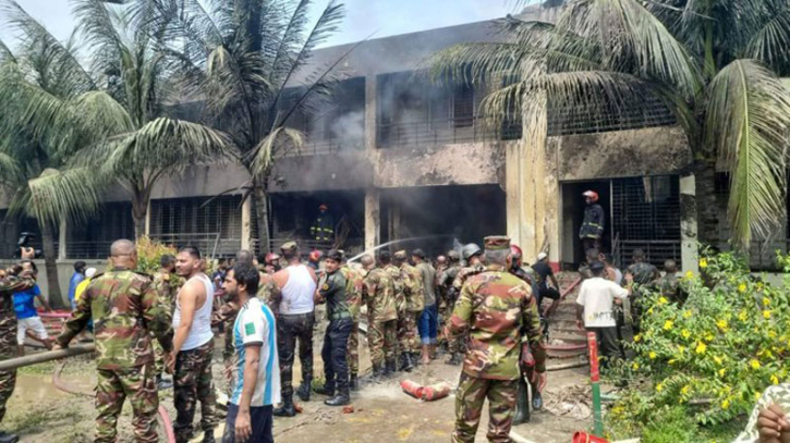মাইলস্টোন ট্র্যাজেডি : দগ্ধ আরেক শিক্ষার্থীর মৃত্যু মাইলস্টোন ট্র্যাজেডি : দগ্ধ আরেক শিক্ষার্থীর মৃত্যু