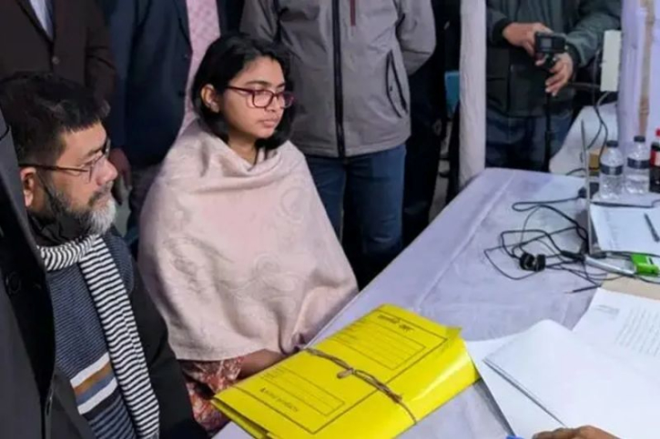 প্রার্থিতা ফিরে পেলেন তাসনিম জারা : বাধা কাটল নির্বাচনের